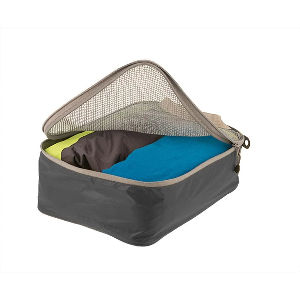 Sea To Summit Travelling Light Garment Mesh Bag - Small 3 Sea To Summit Travelling Light Garment Mesh Bag - Small