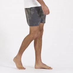 Vuori Men's Cape Short