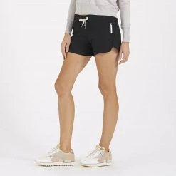 Vuori Women's Clementine Short 4