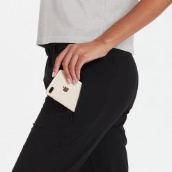 Vuori Women's Wayfarer Pant 7 Vuori Women's Wayfarer Pant