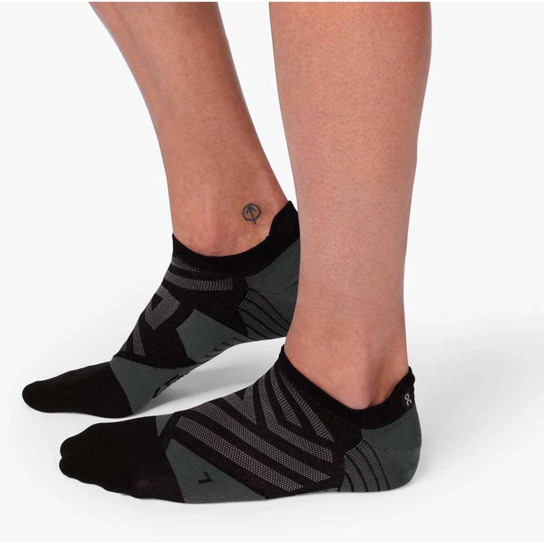 On Running Men's Low Sock 1 On Running Men's Low Sock