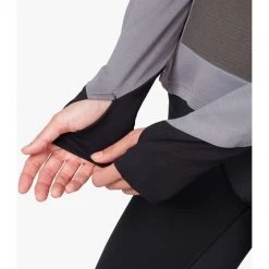 On Running Women's Weather Shirt